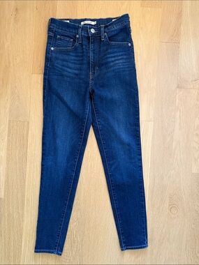 Levi's Mile High Skinny Jeans